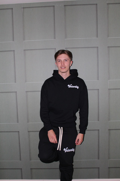 Essentials 24/7 Collection